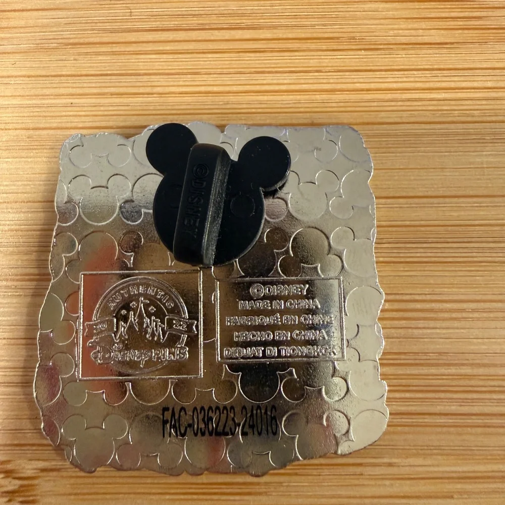 Disney Parks 2022 Princess Mystery Pin featuring the character Pocahontas - Picture 2 of 2